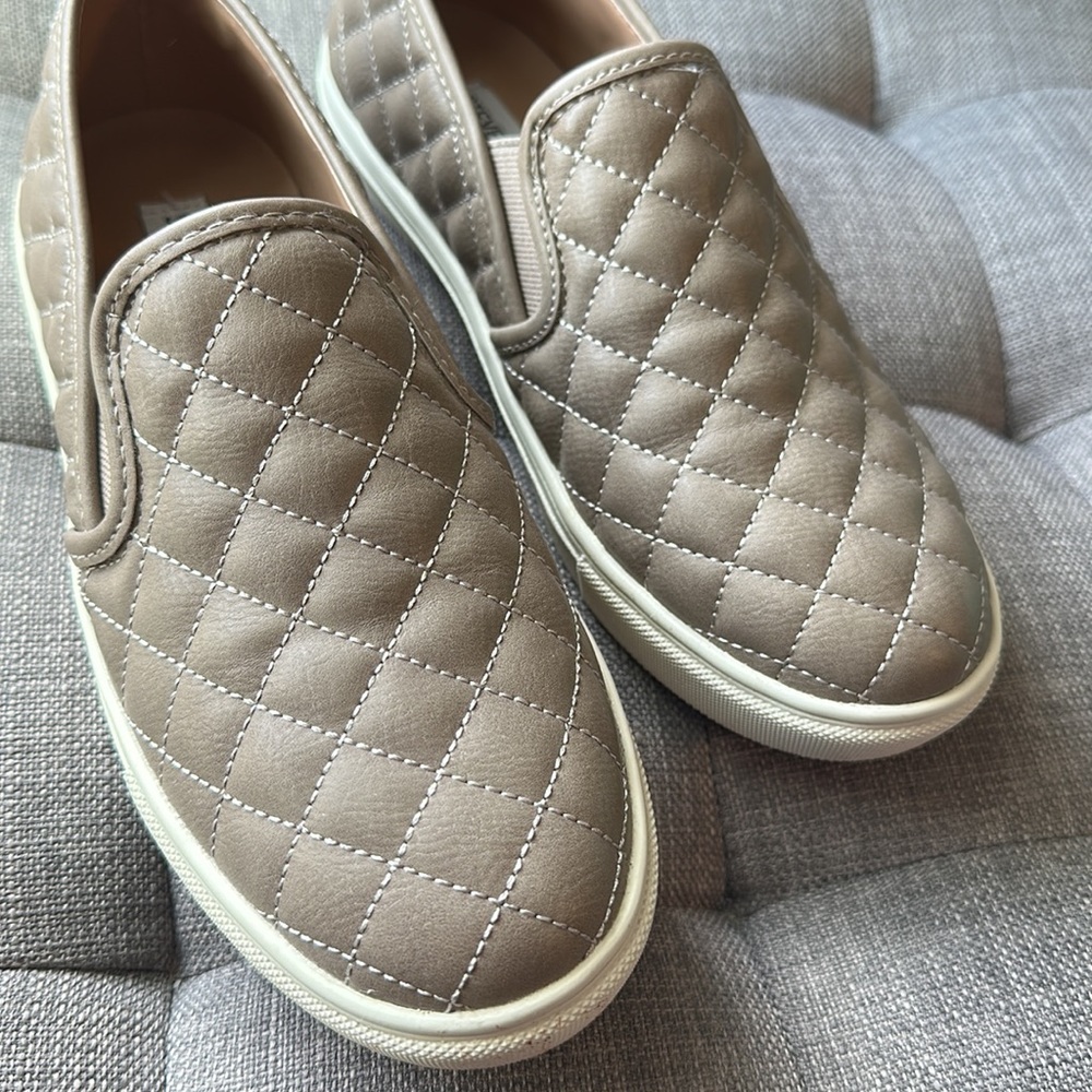 Steve Madden leather shoes. Taupe color! - Picture 4 of 5